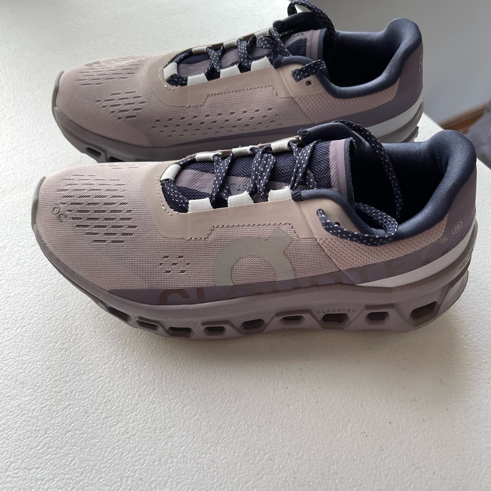 Womens On Cloud Running shoe.